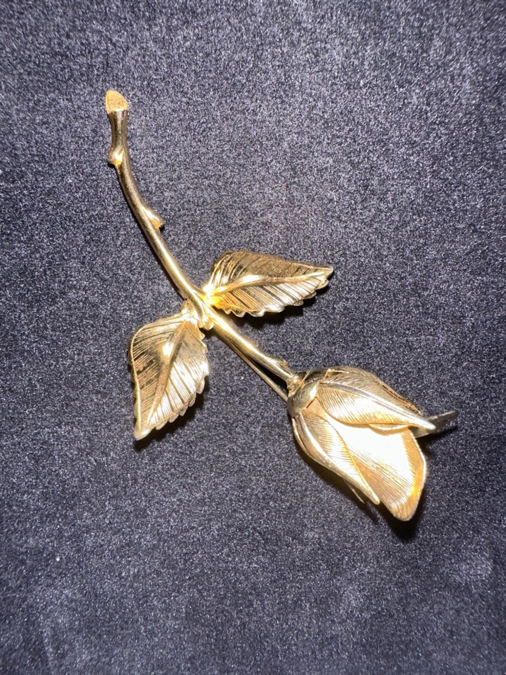 Vintage 1960s Giovanni Gold Tone Textured Stem Rosebud Brooch Pin Mid Century
